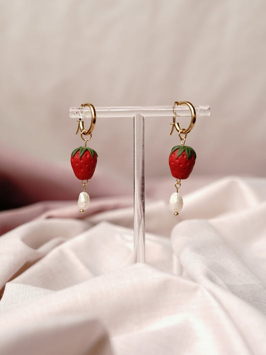 Strawberry & Pearls in Thick Hoop