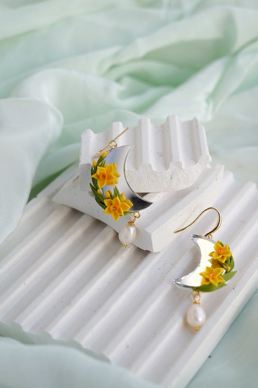 Daffodil Luna Blooms