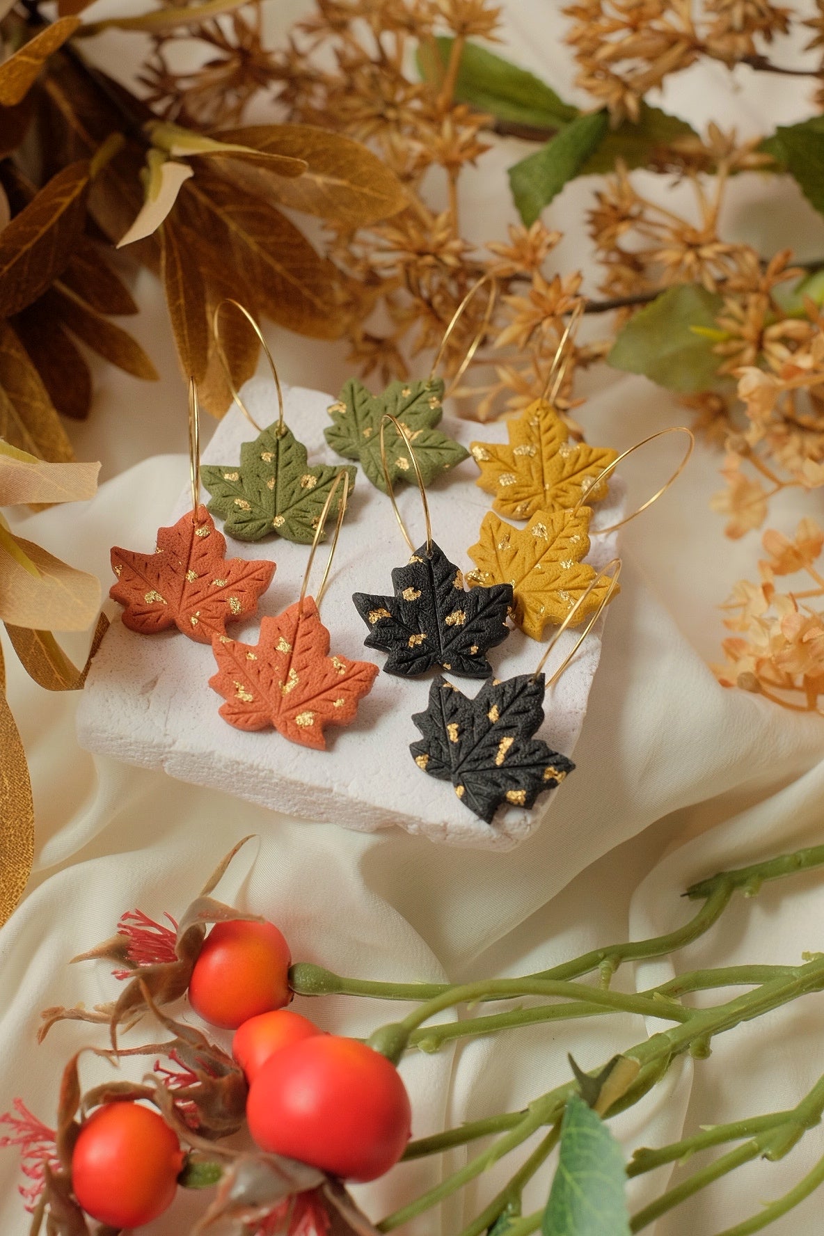 Hues of Autumn - Black