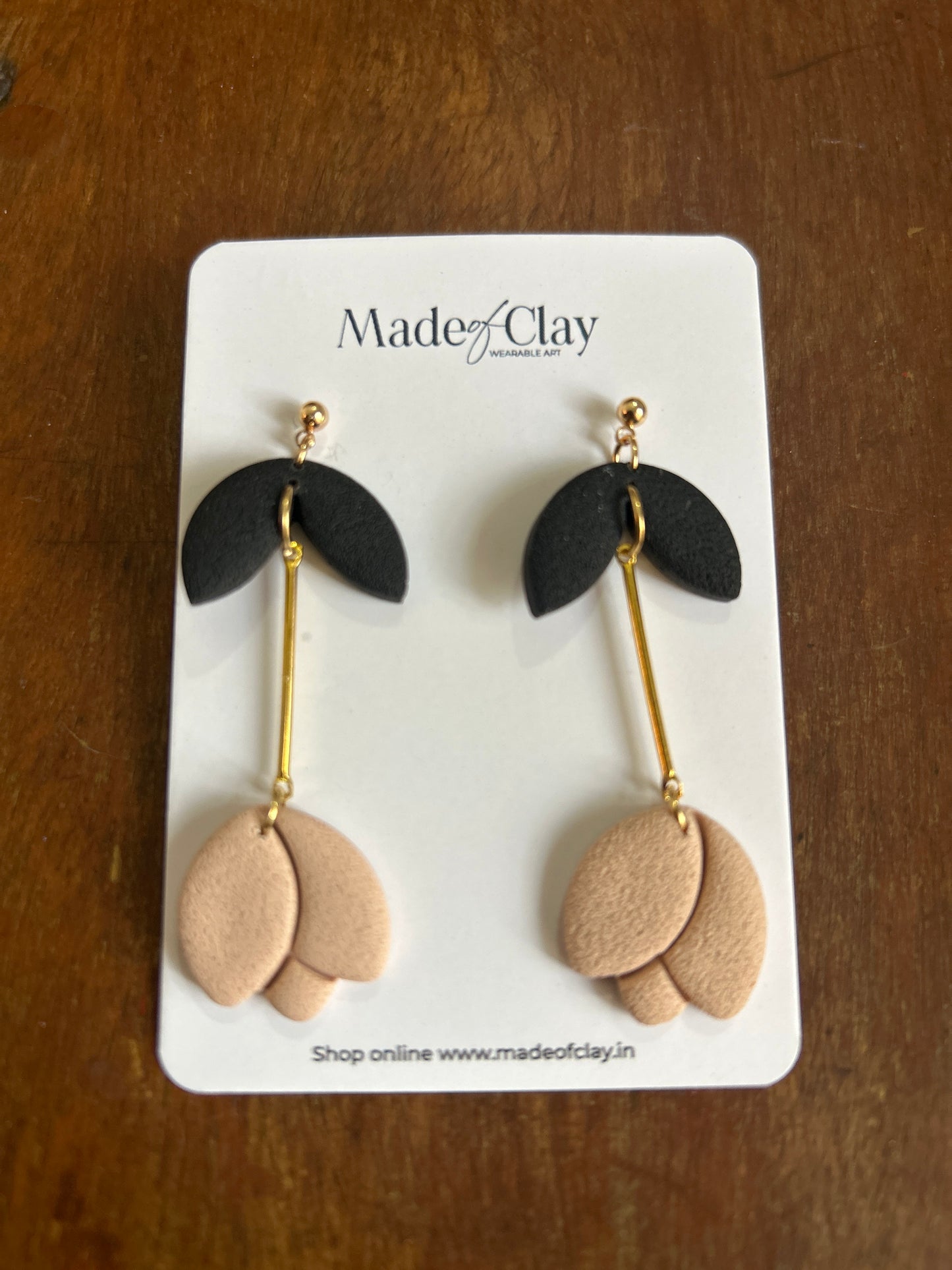 Blank and beige tulip earrings