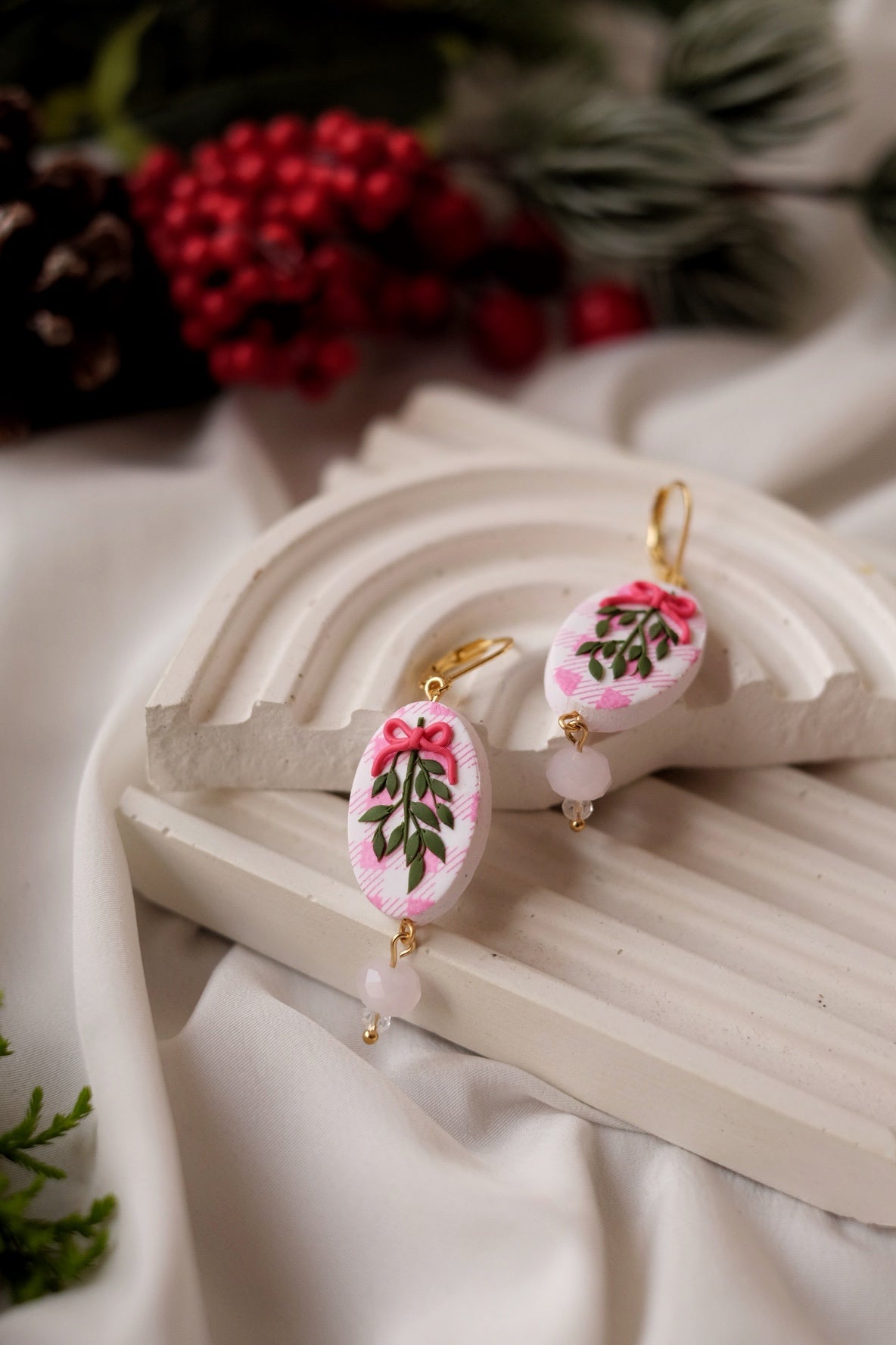 Ribbon and Holly Drops