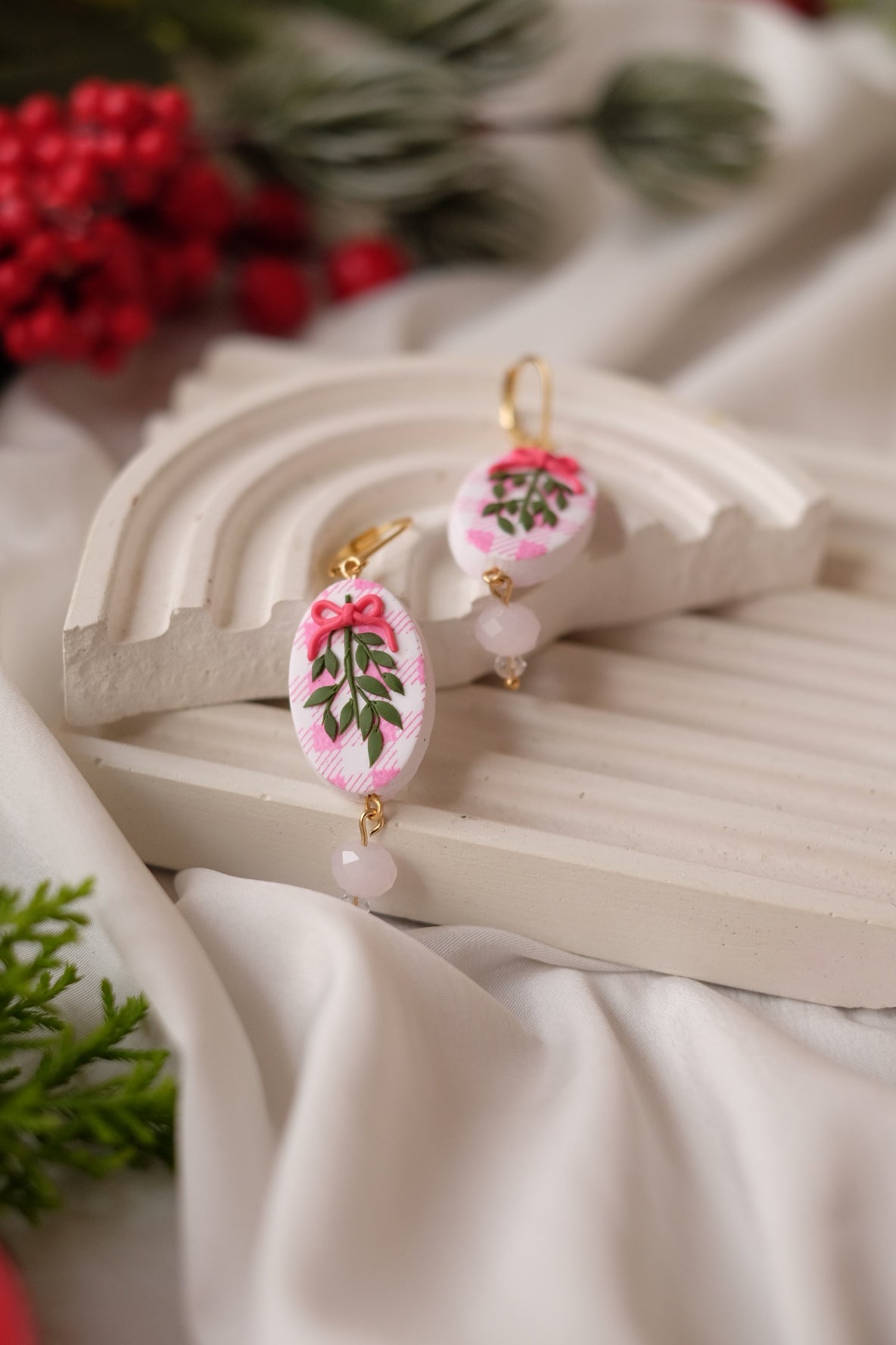 Ribbon and Holly Drops