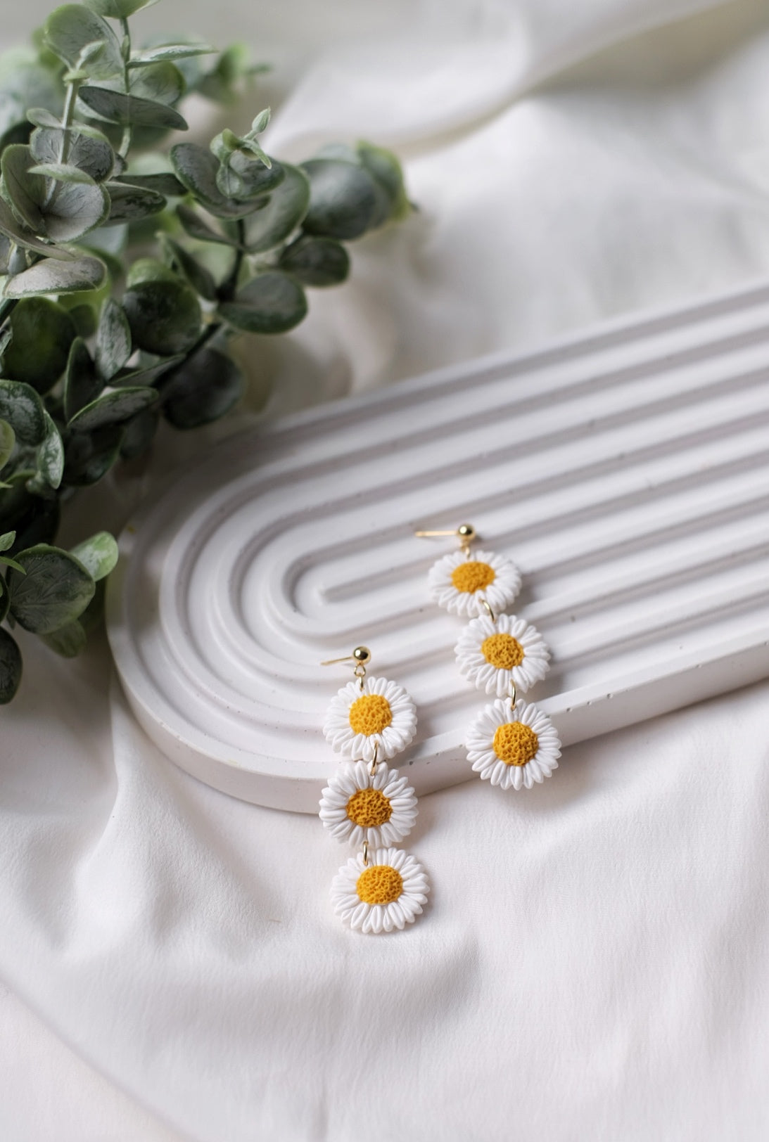 Daisy Dangles (3 tier)