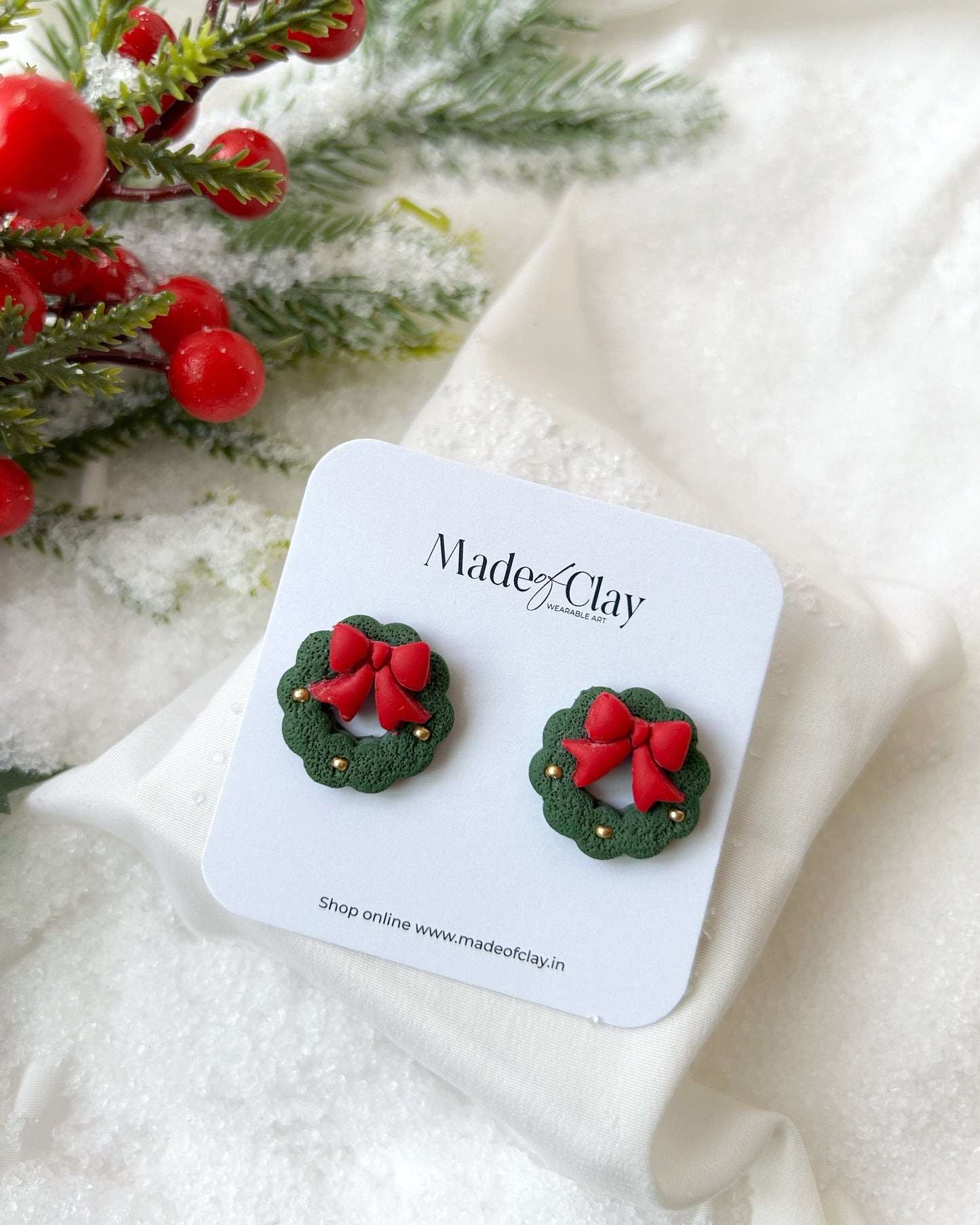 Christmas Wreath -Red Bow Stud