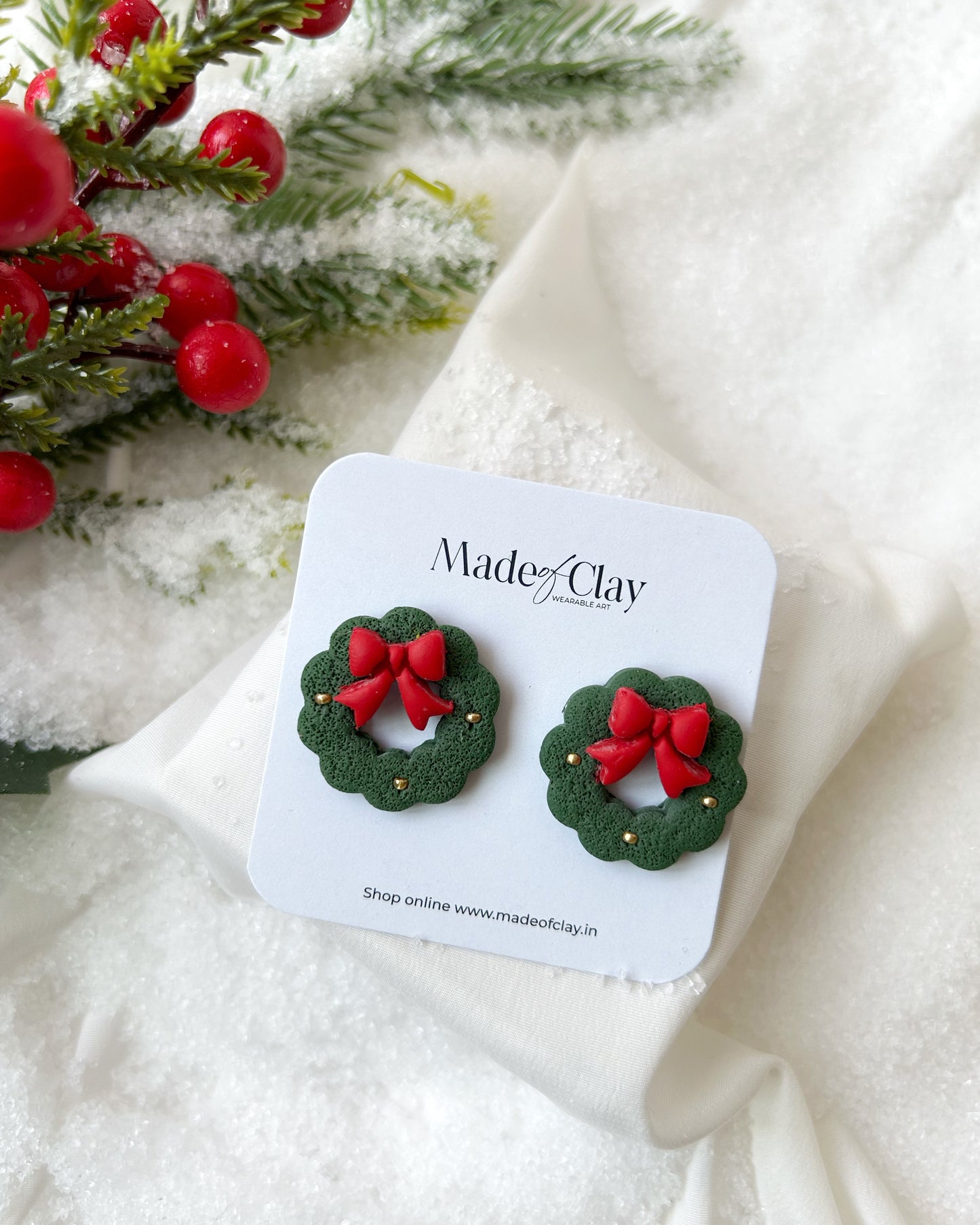 Christmas Wreath -Red Bow Stud